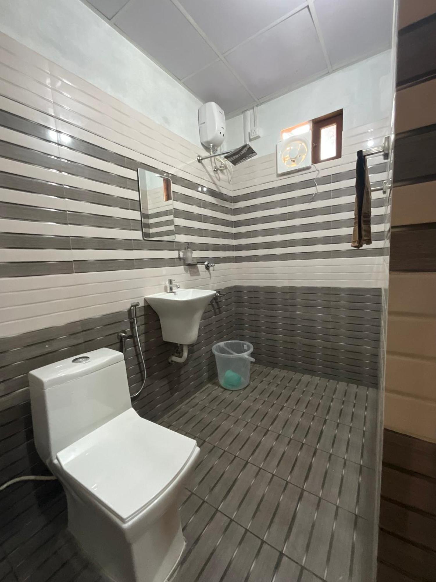 Vrindavan Homestay Mundrothuruth Eksteriør bilde